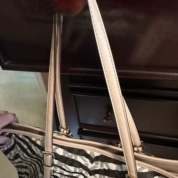 Michael Kors (MK) Vanilla Zebra Stripe Tote Bag Purse Hand Bag Handbag - Picture 7 of 10